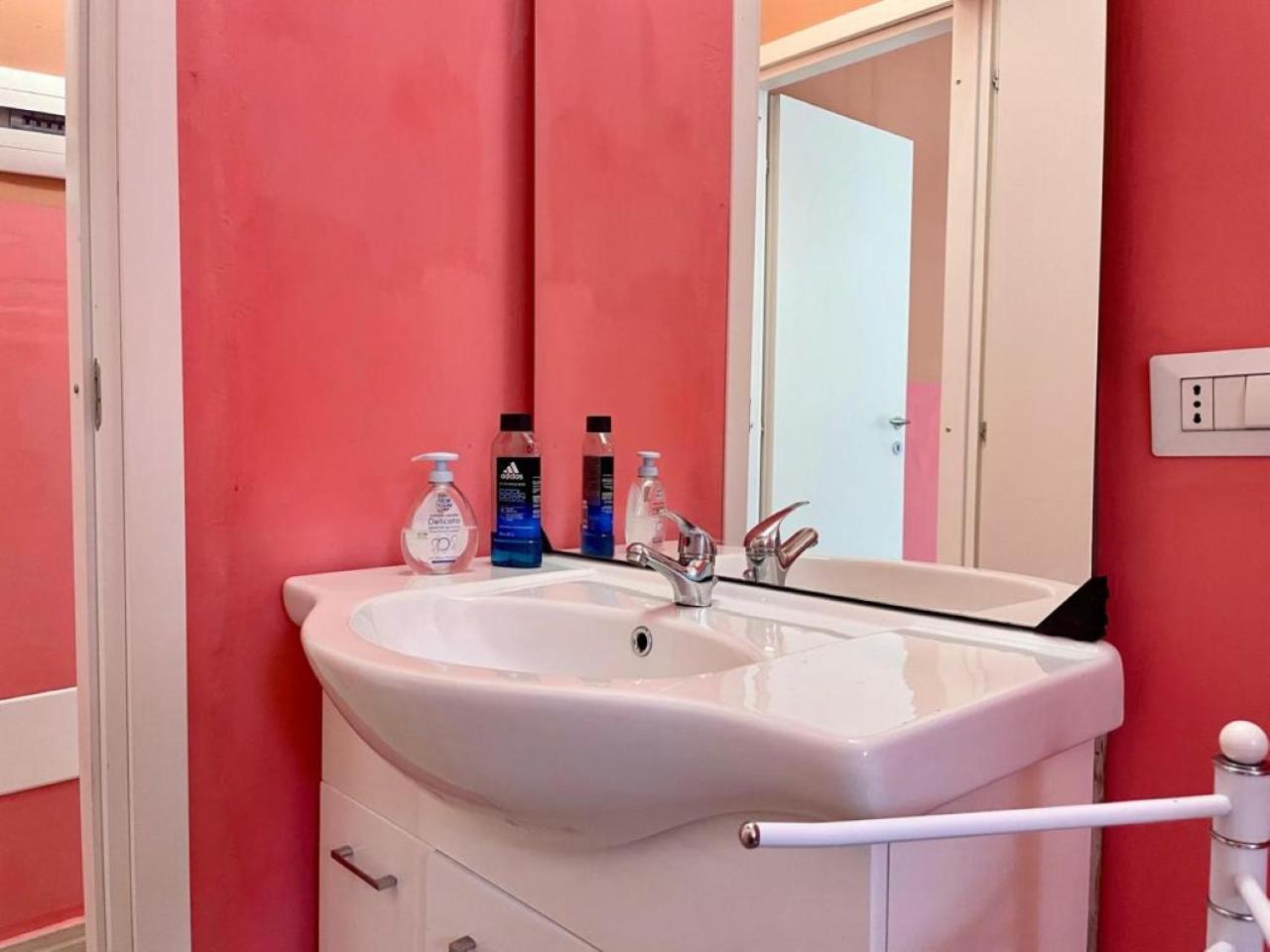 The Orange Housing In コモ エクステリア 写真